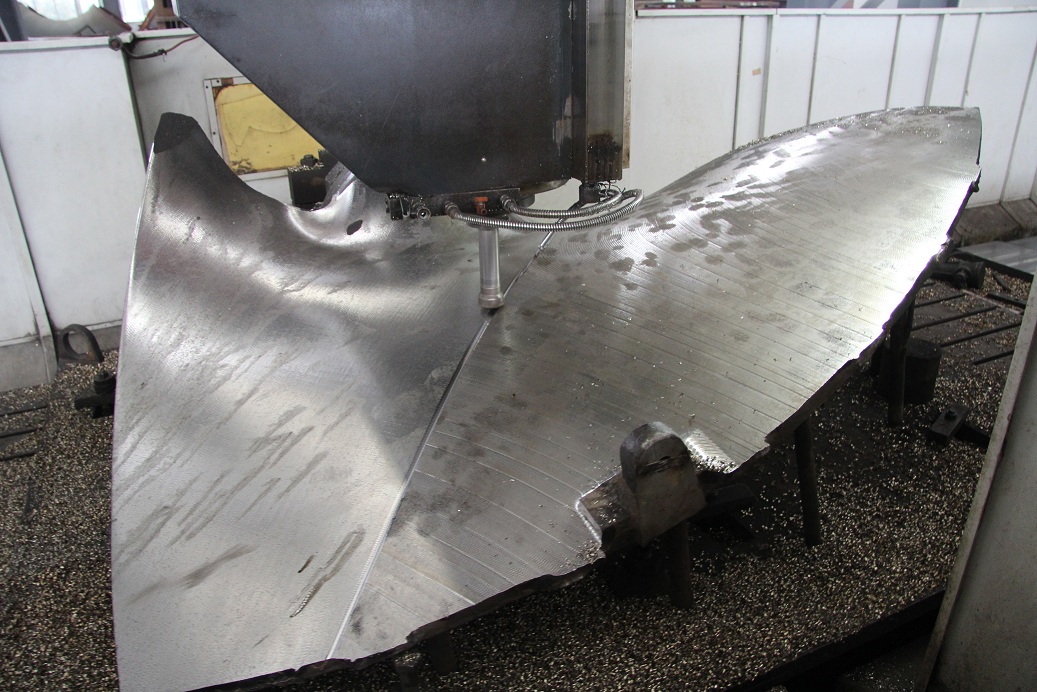 轉(zhuǎn)輪葉片正在加工